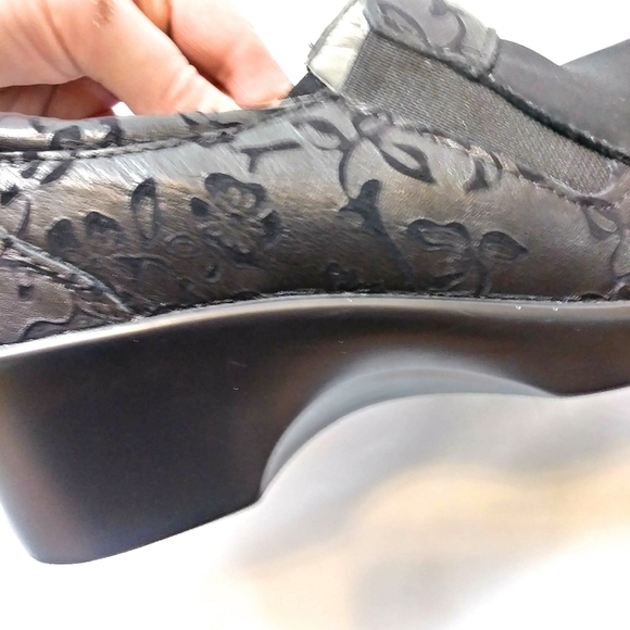 ALEGRIA Black Floral Clog Style Comfort Shoes - Picture 5 of 10